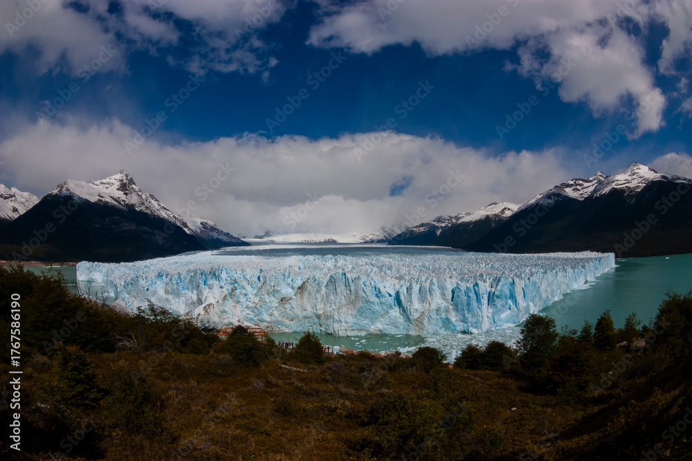 Obraz premium Perito Moreno Glacier, Los Glaciares National Park, Santa Cruz Province, Patagonia Argentina.