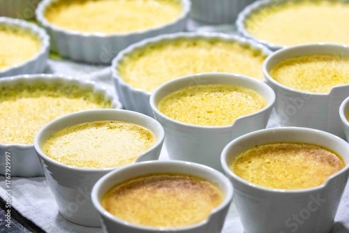 Obraz na plátně Crème brûlée, creme brulée