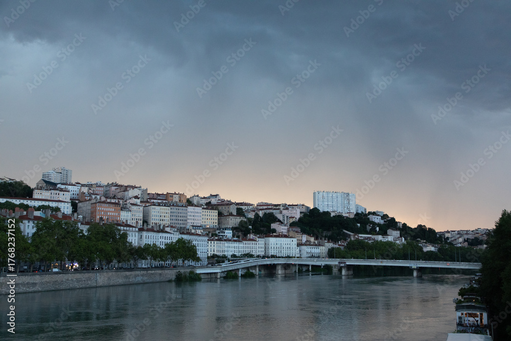 Fototapeta premium Himmel über Lyon