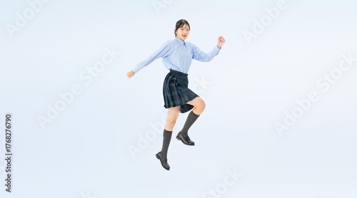 Wallpaper Mural ジャンプする制服の女子学生の全身写真（切り抜き背景透過PNGも販売しております。↓作成者リンクから「PNG」で検索してください） Torontodigital.ca