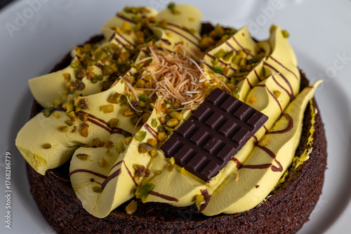 Top view of pisstachio cake 