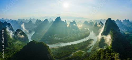 Canvas Print Aerial view of the Li River and famous karst mountain landscape in Guilin, China