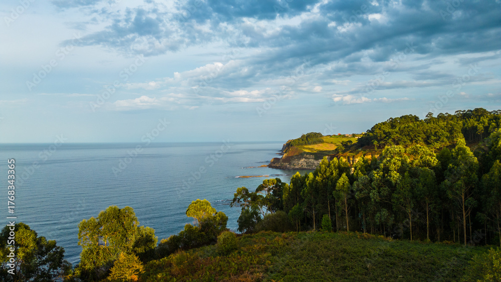 Obraz premium Asturian Coastal Golden Hour