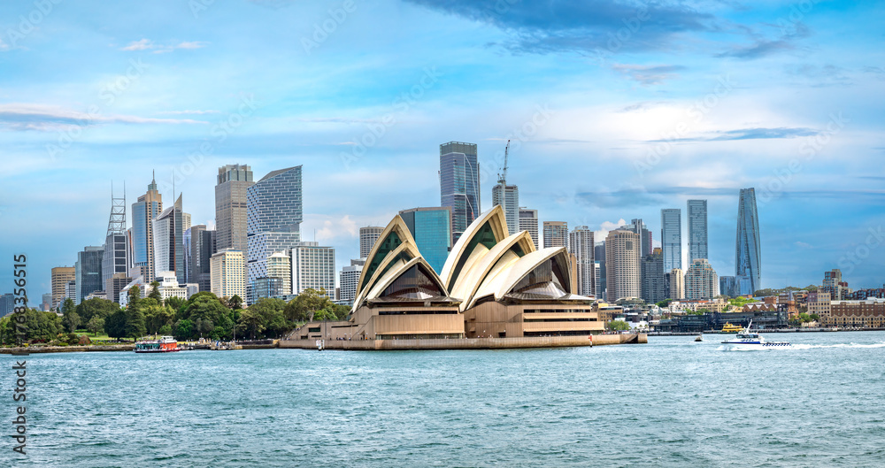 Fototapeta premium Iconic Sydney skyline from the water, Sydney, New South Wales, Australia