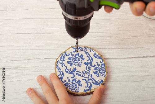 Step by step. How to create a wooden decoration. Step 7 from 13.