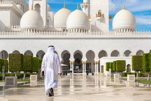 Sheikh Zayed Grand Mosque in Abu Dhabi