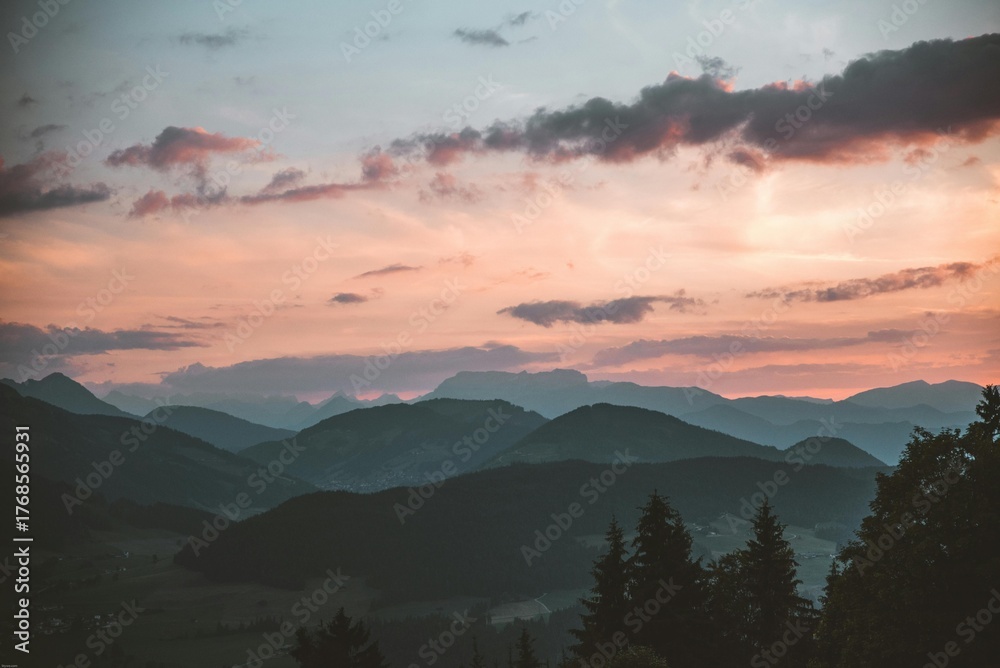 Obraz premium sunset in the mountains