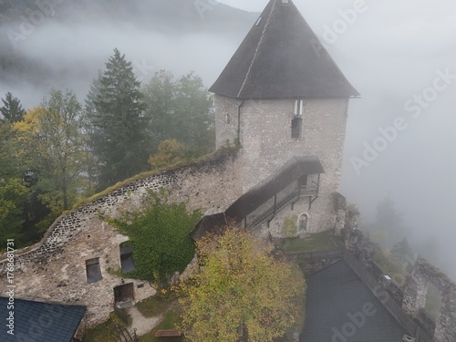 Burgruine Gallenstein versinkt im Nebel!