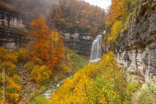 Les cascades du Hérisson en saison d'automne dans le Jura