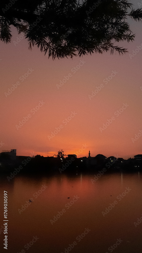 Fototapeta premium sunset over the sea