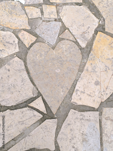 Naklejka Heart in stone path