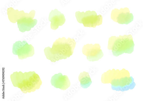 手描きの水彩あしらい　雲　黄色　緑