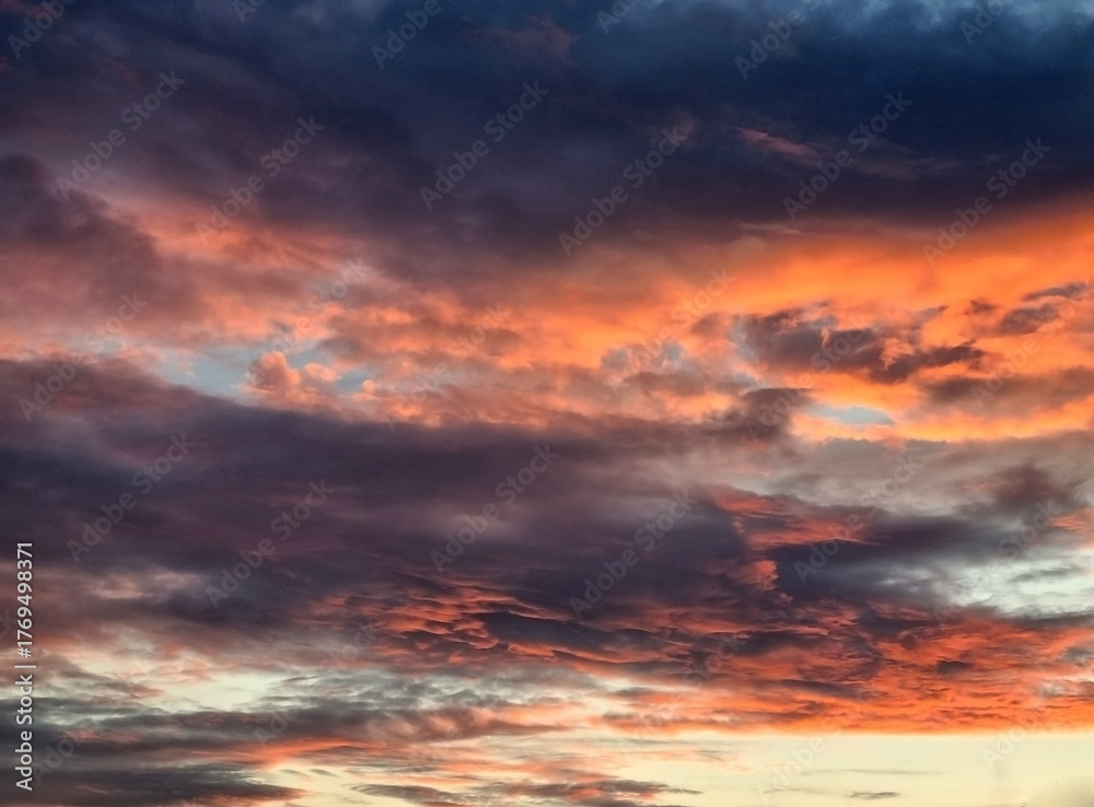 Fototapeta premium Disturbing sunset sky background for text