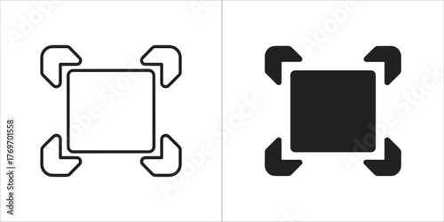 Square with corner brackets, outlined and solid