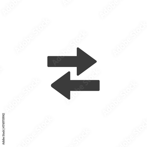 Bidirectional arrows, linear icon. Exchange and data transfer concept. Line with editable stroke.