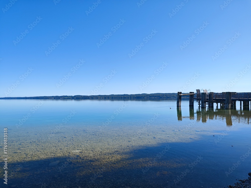 Obraz premium pier on the lake