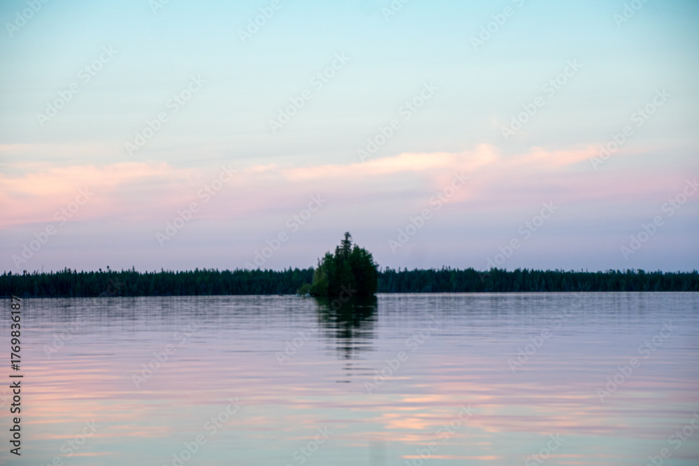 Obraz premium Silhouette of islands at sunset Ontario Canada 
