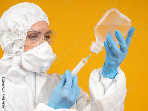 Medical worker in protectiv...