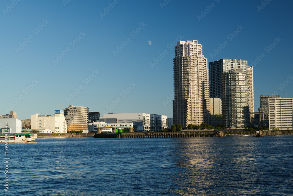 Fototapeta premium 神田川から見る風景