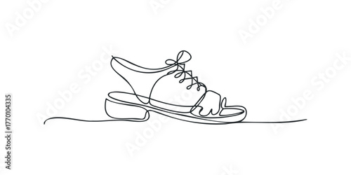 Sandal footwear with lace detail and block heel