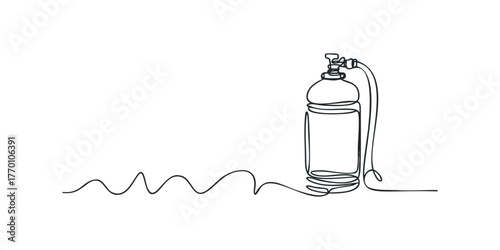 Line art of a pressure tank with a hose attachment