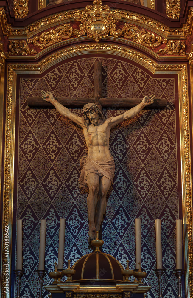 Obraz premium Ornate Church Altar with Crucifix and Candles, Baroque Catholic Interior