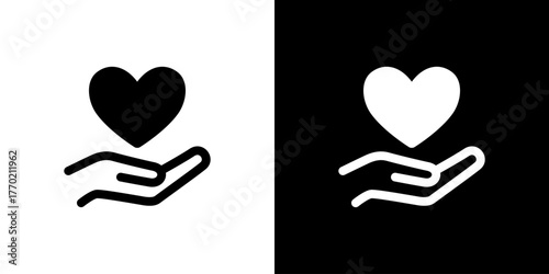手の中のハートのアイコン