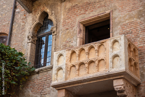 Foto Juliet balcony at the Casa di Giulietta in Verona, Italy - a famous romantic lan