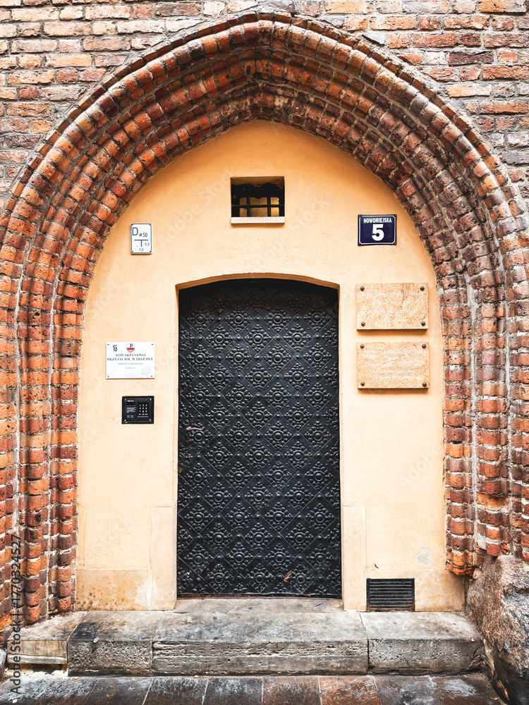 Obraz premium Gothic Entryway at Kanonia 5