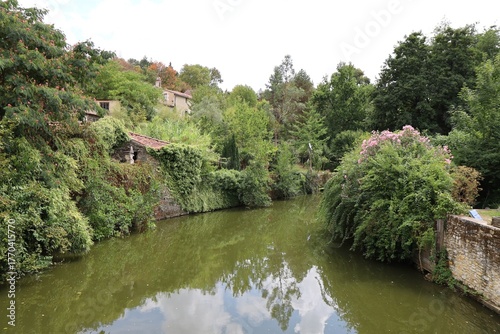 La rivière la Mère, village de Vouvant, département de la Vendée, France