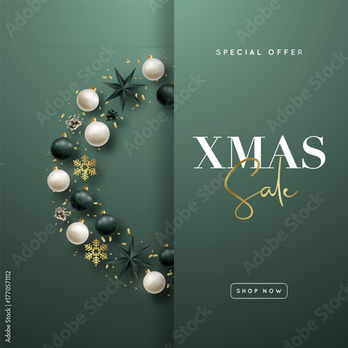 Elegant Xmas wreath design featuring festive ornaments