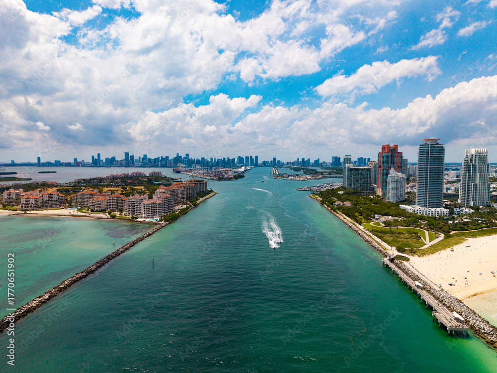 Obraz premium Miami Beach. Miami Beach city from top. South Beach from above. Drone of coastline scene. Shore of Miami with skyscrapers. Aerial cityscape of Miamis view.