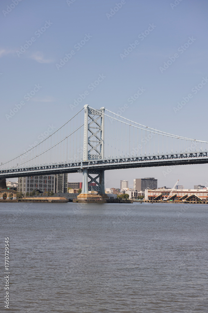 Naklejka premium bridge over the river near Philadelphia