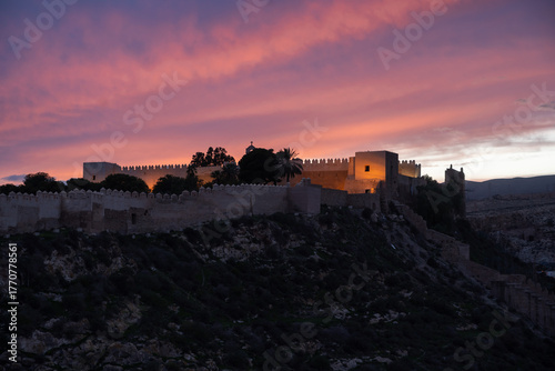 Alcazaba d'Almeria au coucher du soleil