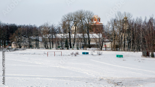 Billede på lærred A view of ice-bound Lake Seliger and the Bogoroditsky Convent