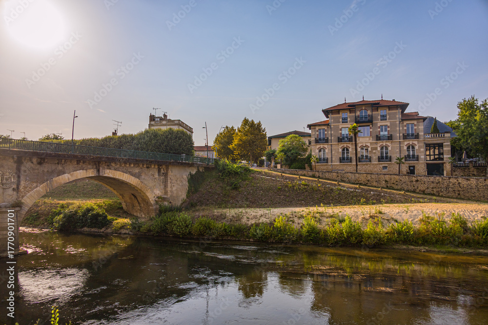 Fototapeta premium Dans les rues de Mont-de-Marsan en France
