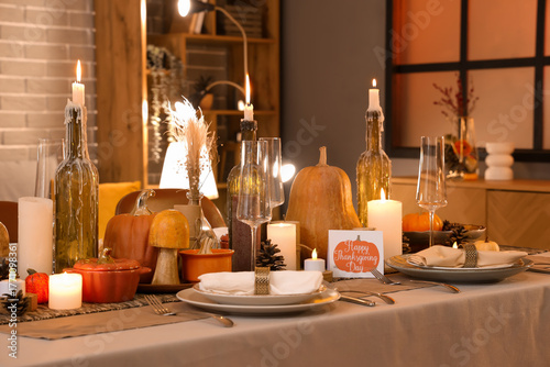 Beautiful table setting wit...