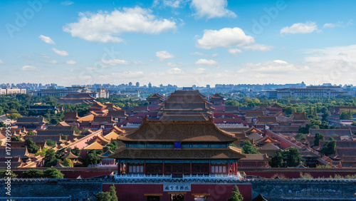 Fotografi The Forbidden City with traditional Chinese architecture under clear sky