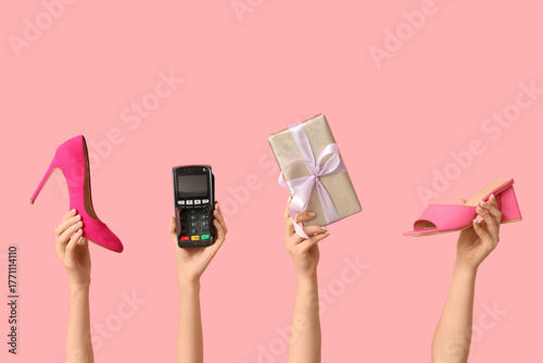 Many female hands with shoe...