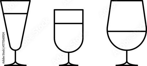 Drinks thin line icons set. Beverages and smoothies icon set. Cold water, cocktails, juice, hot drinks, champagne and wine glasses, coffee and tea vector symbols collection. Outline beverage menu set