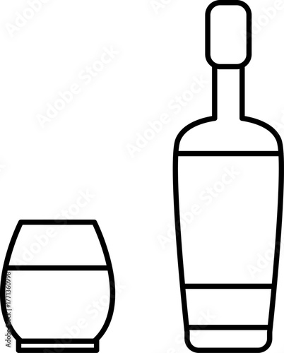 Drinks thin line icons set. Beverages and smoothies icon set. Cold water, cocktails, juice, hot drinks, champagne and wine glasses, coffee and tea vector symbols collection. Outline beverage menu set