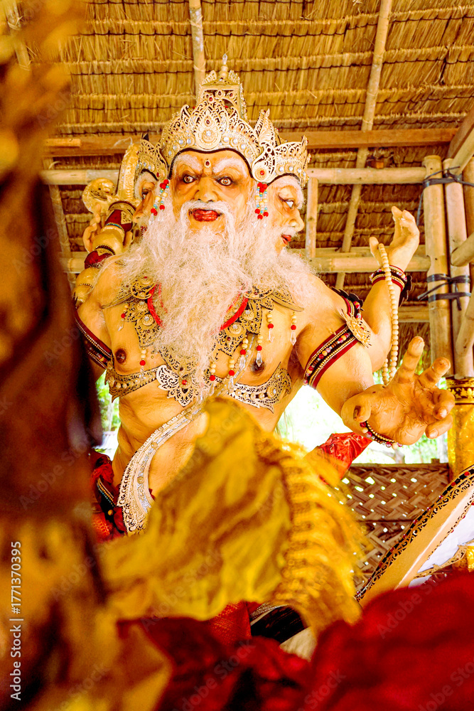 Fototapeta premium Ornate Hindu Deity Sculpture with Multiple Faces and Elaborate Headdress