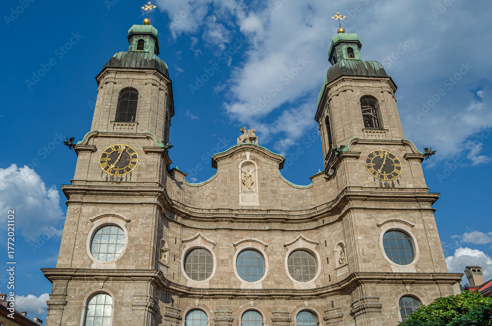 Fototapeta premium Baroque Cathedral of St. James in Innsbruck, Austria