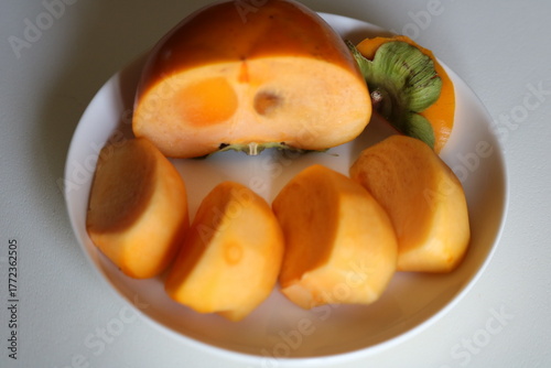 秋の味覚　甘くおいしい柿