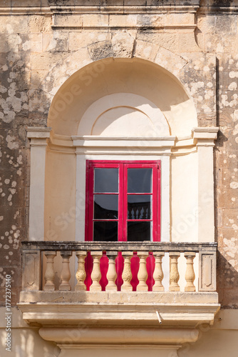 Medina - Mdina - Malta. Finestra con balcone
