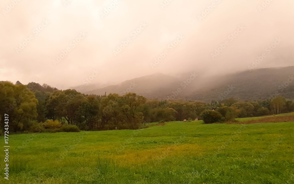 Obraz premium Dark clouds over top of Bieszczady Mountains. Storm is coming.