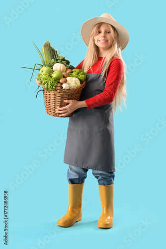 Little farmer with fresh fo...