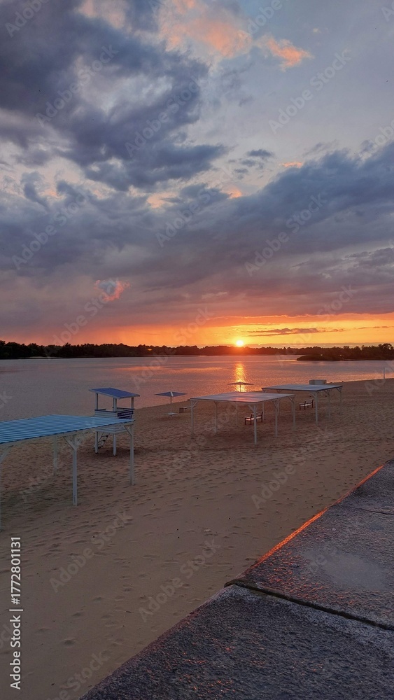 Obraz premium sunset on the beach