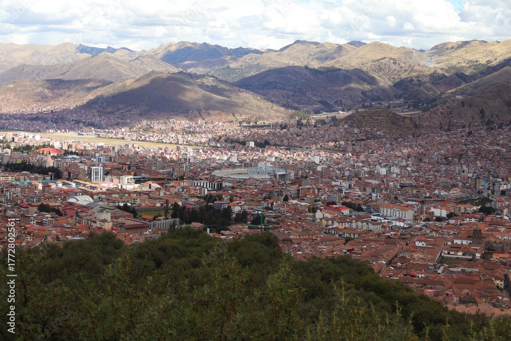 Fototapeta premium Smiling Traveler Enjoying a Sunny Day in Cusco