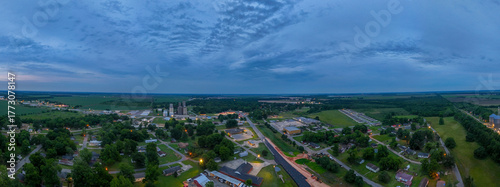 Foto Aerial nature landscape of rural McGehee community summer sunset Arkansas Midwes